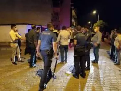 2 grup arasındaki kavga mahalleyi karıştırdı! Çok sayıda yaralı var 2 grup arasındaki kavga mahalleyi karıştırdı! Çok sayıda yaralı var