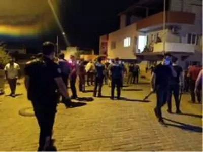 2 grup arasındaki kavga mahalleyi karıştırdı! Çok sayıda yaralı var 2 grup arasındaki kavga mahalleyi karıştırdı! Çok sayıda yaralı var
