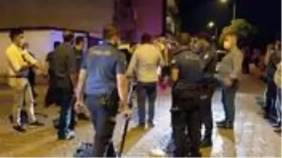 2 grup arasındaki kavga mahalleyi karıştırdı! Çok sayıda yaralı var 2 grup arasındaki kavga mahalleyi karıştırdı! Çok sayıda yaralı var