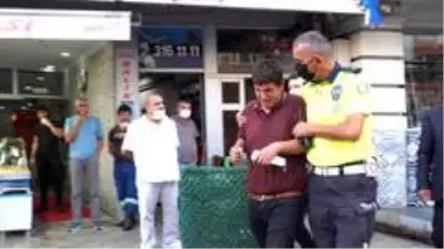 5 katlı binanın çatısına çıkarak intihara kalkıştı 5 katlı binanın çatısına çıkarak intihara kalkıştı