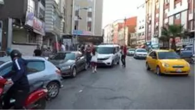 5 katlı binanın çatısına çıkarak intihara kalkıştı