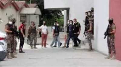 6 yıldır aranan suç makinesi özel harekat baskınıyla yakalandı 6 yıldır aranan suç makinesi özel harekat baskınıyla yakalandı