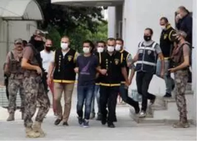 6 yıldır aranan suç makinesi özel harekat baskınıyla yakalandı 6 yıldır aranan suç makinesi özel harekat baskınıyla yakalandı
