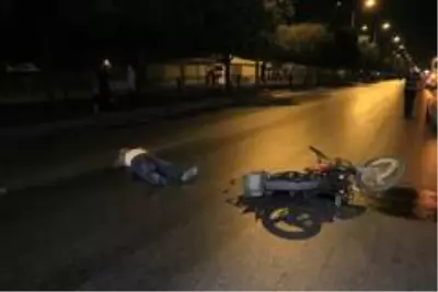 Adana'da motosikletler çarpıştı: 3 yaralı Adana'da motosikletler çarpıştı: 3 yaralı