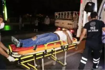 Adana'da motosikletler çarpıştı: 3 yaralı Adana'da motosikletler çarpıştı: 3 yaralı