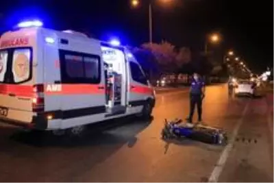 Adana'da motosikletler çarpıştı: 3 yaralı Adana'da motosikletler çarpıştı: 3 yaralı