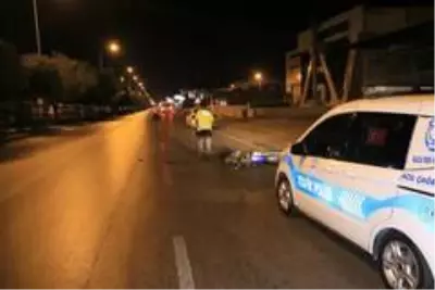 Adana'da motosikletler çarpıştı: 3 yaralı Adana'da motosikletler çarpıştı: 3 yaralı