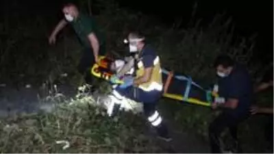 Alkollü olduğu iddia edilen şahıs kayalıklara düştü, ekipler kurtarmak için seferber oldu Alkollü olduğu iddia edilen şahıs kayalıklara düştü, ekipler kurtarmak için seferber oldu
