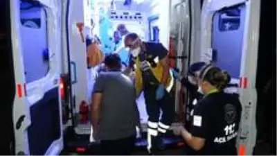 Alkollü olduğu iddia edilen şahıs kayalıklara düştü, ekipler kurtarmak için seferber oldu Alkollü olduğu iddia edilen şahıs kayalıklara düştü, ekipler kurtarmak için seferber oldu
