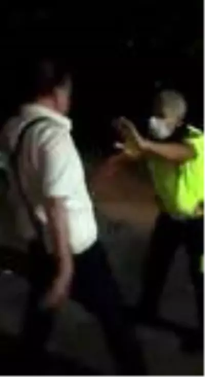 Alkollü yakalanan hakim polislere saldırıp küfretti Alkollü yakalanan hakim polislere saldırıp küfretti
