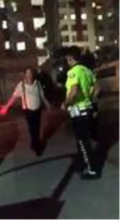 Alkollü yakalanan hakim polislere saldırıp küfretti Alkollü yakalanan hakim polislere saldırıp küfretti