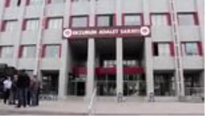 Son dakika haber: Aracında 61 kilo 750 gram eroin bulunan emekli polis adliyeye sevk edildi Son dakika haber: Aracında 61 kilo 750 gram eroin bulunan emekli polis adliyeye sevk edildi