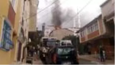 Arnavutköy'de mahalle sakinlerini korkutan alevler Arnavutköy'de mahalle sakinlerini korkutan alevler