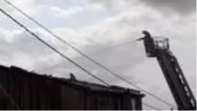 Arnavutköy'de mahalle sakinlerini korkutan alevler Arnavutköy'de mahalle sakinlerini korkutan alevler
