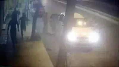 Arnavutköy'de motosiklet ile otomobil çarpıştı: 1 yaralı Arnavutköy'de motosiklet ile otomobil çarpıştı: 1 yaralı