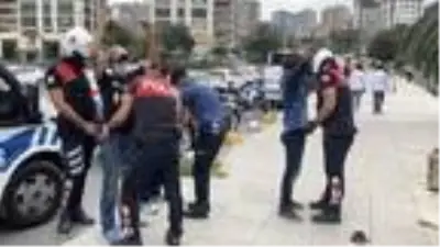 Bahşiş için canlarını tehlikeye attılar; polis ceza kesti Bahşiş için canlarını tehlikeye attılar; polis ceza kesti