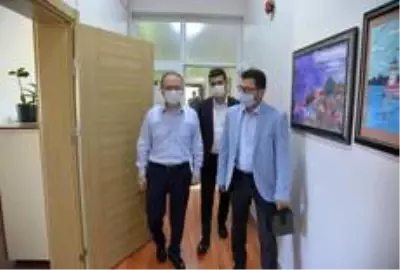Belediyeden okullara dezenfektan stantları