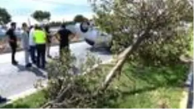 Beylikdüzü'nde takla atan otomobildeki sürücü yaralandı Beylikdüzü'nde takla atan otomobildeki sürücü yaralandı