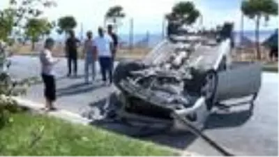 Beylikdüzü'nde takla atan otomobildeki sürücü yaralandı Beylikdüzü'nde takla atan otomobildeki sürücü yaralandı