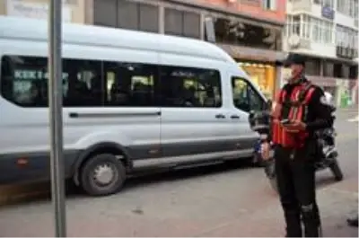 Karantinaya uymayan 3 kişi öğrenci yurduna gönderildi Karantinaya uymayan 3 kişi öğrenci yurduna gönderildi