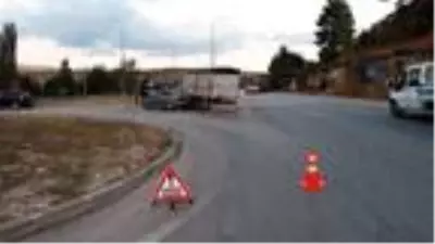 Burdur'da otomobille kamyonet çarpıştı: 5 yaralı Burdur'da otomobille kamyonet çarpıştı: 5 yaralı