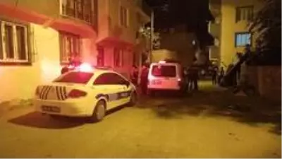 Bursa'da tedbirler hiçe sayılarak çekilen korona halayına polis baskını Bursa'da tedbirler hiçe sayılarak çekilen korona halayına polis baskını