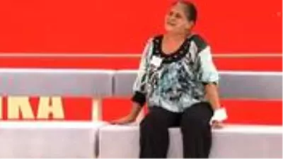 Canlı yayında kızının ölüm haberini alan acılı annenin ağıtları yürek yaktı Canlı yayında kızının ölüm haberini alan acılı annenin ağıtları yürek yaktı