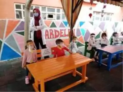 Son dakika haberi! Çocuk kahramanları, çocuklara salgından korunmayı öğretti Son dakika haberi! Çocuk kahramanları, çocuklara salgından korunmayı öğretti