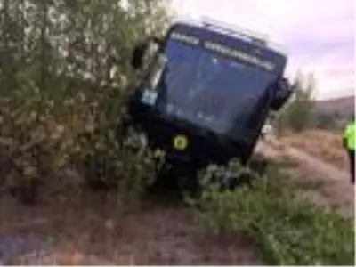 Darıca Gençlerbirliği'nin otobüsü kaza yaptı, 5 personel hastaneye kaldırıldı Darıca Gençlerbirliği'nin otobüsü kaza yaptı, 5 personel hastaneye kaldırıldı
