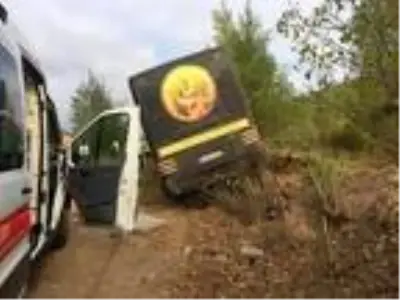 Darıca Gençlerbirliği'nin otobüsü kaza yaptı, 5 personel hastaneye kaldırıldı Darıca Gençlerbirliği'nin otobüsü kaza yaptı, 5 personel hastaneye kaldırıldı