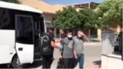 DEAŞ operasyonunda yakalanan 8 şüpheli adliyeye sevk edildi DEAŞ operasyonunda yakalanan 8 şüpheli adliyeye sevk edildi