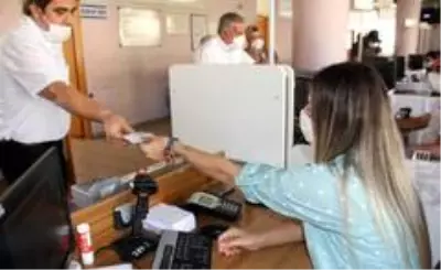 Ehliyet bilgileri çipli kimlik kartlarına yüklenmeye başlandı Ehliyet bilgileri çipli kimlik kartlarına yüklenmeye başlandı