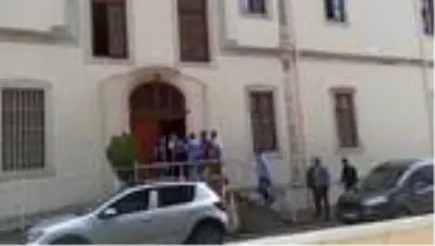 Eski belediye başkanı tartıştığı kişiyi vurdu Eski belediye başkanı tartıştığı kişiyi vurdu