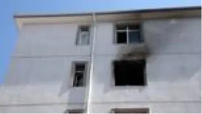 Evde çıkan yangında bir çocuk öldü Evde çıkan yangında bir çocuk öldü