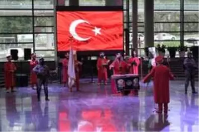 Gagauzya'nın ilk Türk kadın Başkanı'na mehterli karşılama Gagauzya'nın ilk Türk kadın Başkanı'na mehterli karşılama