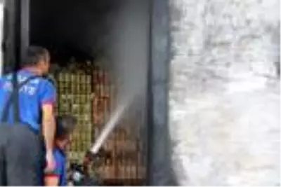 Gıda deposunda yangın Gıda deposunda yangın