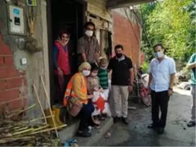 Hacı Uslu Köyü Yardımlaşma Derneği'nden öğrencilere kırtasiye yardımı Hacı Uslu Köyü Yardımlaşma Derneği'nden öğrencilere kırtasiye yardımı