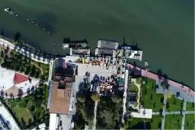 Habercilikte bir ilk...Haliç su altı kamerası ile görüntülendi Habercilikte bir ilk...Haliç su altı kamerası ile görüntülendi