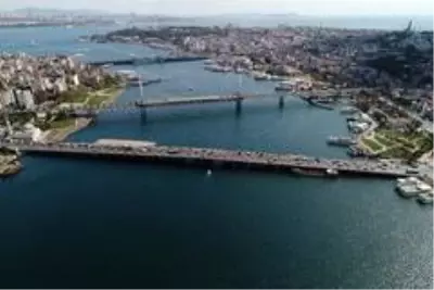 Habercilikte bir ilk...Haliç su altı kamerası ile görüntülendi Habercilikte bir ilk...Haliç su altı kamerası ile görüntülendi