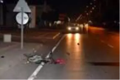 İki motosiklet çarpıştı: 3 yaralı İki motosiklet çarpıştı: 3 yaralı