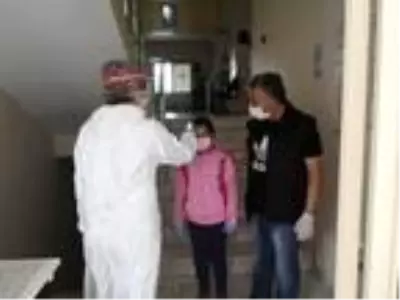 Koronavirüs nedeniyle bu yıl ilk kez milyonlarca çocuk okul yerine aile hekimliklerinde aşı olacak