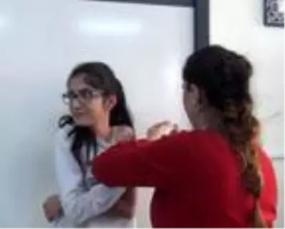 Koronavirüs nedeniyle bu yıl ilk kez milyonlarca çocuk okul yerine aile hekimliklerinde aşı olacak