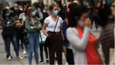 İspanya'da koronavirüste korkutan rakamlar! Son 3 günde 31 bin 428 vaka tespit edildi İspanya'da koronavirüste korkutan rakamlar! Son 3 günde 31 bin 428 vaka tespit edildi