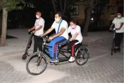 Isparta'da görme engelliler ilk kez bisiklet deneyimi yaşadı Isparta'da görme engelliler ilk kez bisiklet deneyimi yaşadı