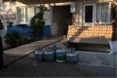 Son dakika haber... İzmir'de alevlerin arasında kalan 5 yavru kedi, itfaiye ekiplerince kurtarıldı Son dakika haber... İzmir'de alevlerin arasında kalan 5 yavru kedi, itfaiye ekiplerince kurtarıldı