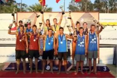 İzmir'de plaj voleybolunda zafer Ukrayna'nın İzmir'de plaj voleybolunda zafer Ukrayna'nın