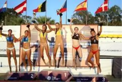 İzmir'de plaj voleybolunda zafer Ukrayna'nın İzmir'de plaj voleybolunda zafer Ukrayna'nın