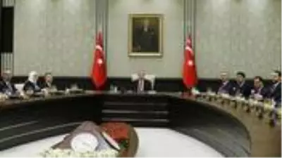 Kabine bugün toplanıyor! Cumhurbaşkanı'nın sinyalini verdiği kısıtlamalar masada Kabine bugün toplanıyor! Cumhurbaşkanı'nın sinyalini verdiği kısıtlamalar masada