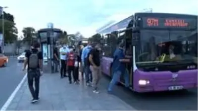 Kademeli mesai saati uygulamasının ilk gününde toplu ulaşımdan manzaralar Kademeli mesai saati uygulamasının ilk gününde toplu ulaşımdan manzaralar