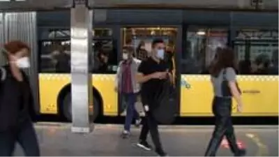 Kademeli mesai saati uygulamasının ilk gününde toplu ulaşımdan manzaralar Kademeli mesai saati uygulamasının ilk gününde toplu ulaşımdan manzaralar